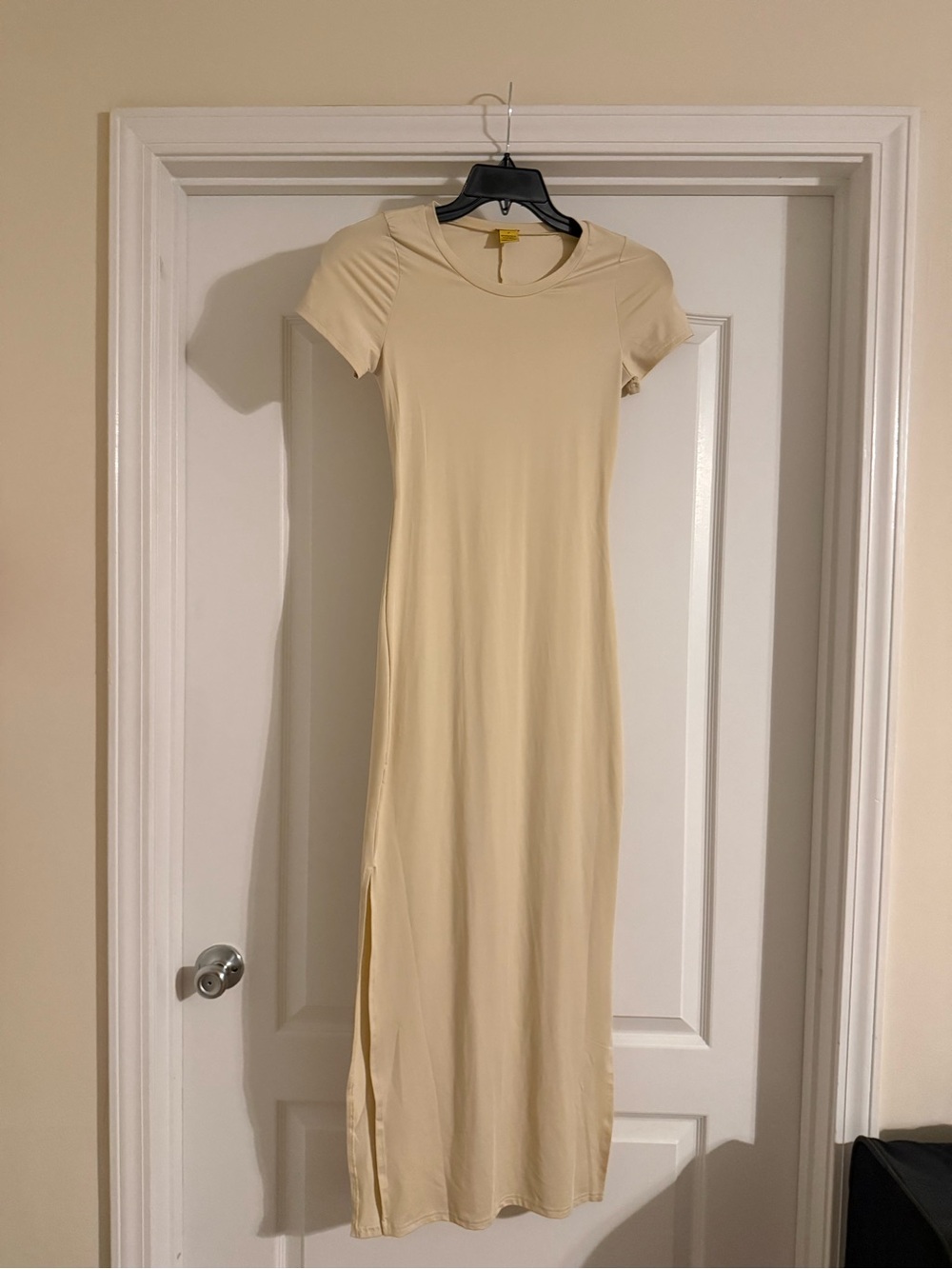 Daisy Cream Short-Sleeve Maxi Dress with Side Slit